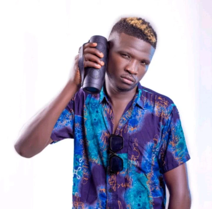 Entalo Za Abayimbi - Bwoy Magical